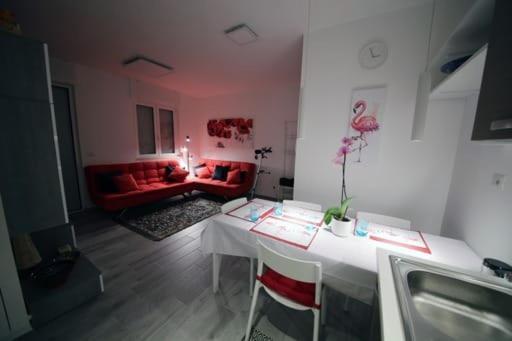 7 Cielo Apartment *